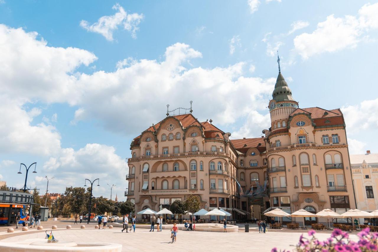 Bluesky Ultra-Central Premium Apartment Oradea Eksteriør billede