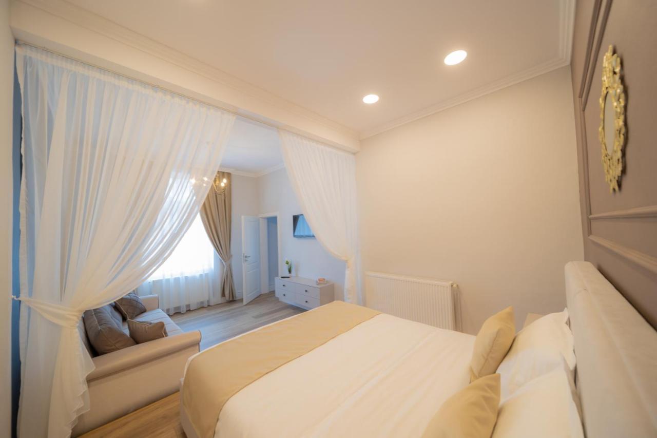 Bluesky Ultra-Central Premium Apartment Oradea Eksteriør billede