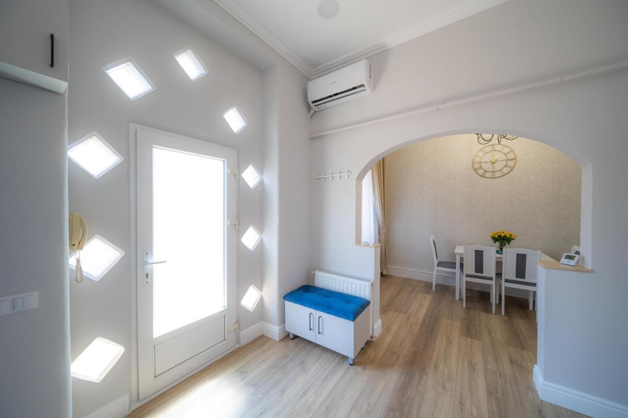 Bluesky Ultra-Central Premium Apartment Oradea Eksteriør billede