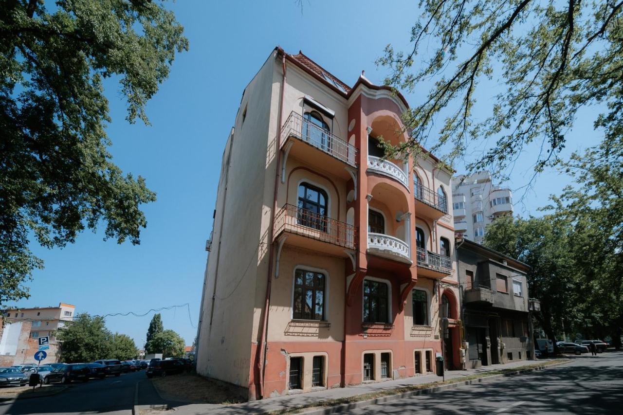 Bluesky Ultra-Central Premium Apartment Oradea Eksteriør billede